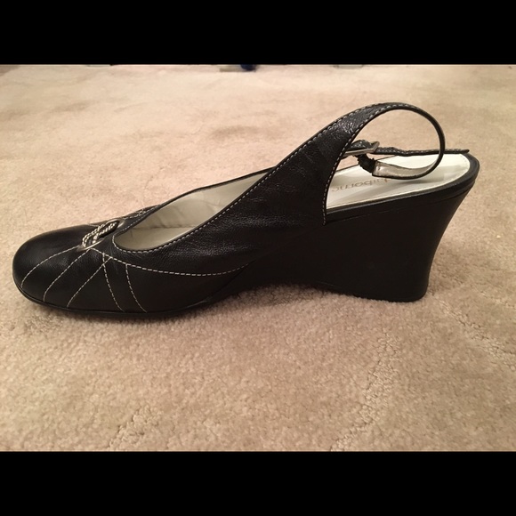 Liz Claiborne mini wedged slip ons. - Picture 2 of 2