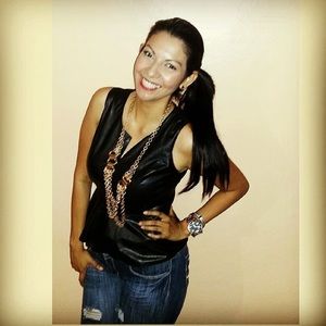 Meet your Posher, Daysi