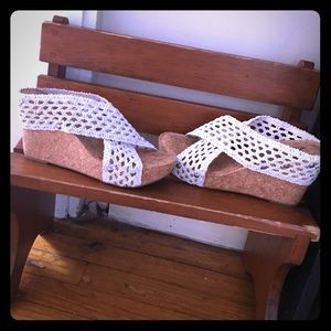 Wedges with knitted straps