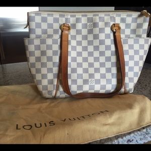 SOLD Louis Vuitton Totally PM, WILL SELL THROUGH