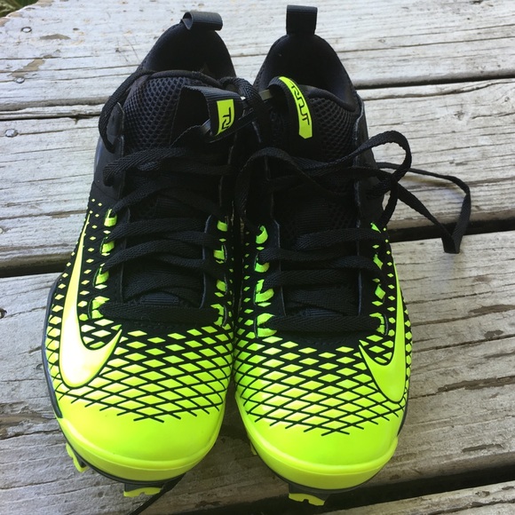 Air Trout 2 pro Mid baseball cleats