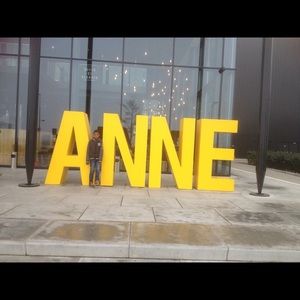 Meet your Posher, Huguette anne