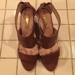 Vince Camuto Louise et Cie brown leather wedges