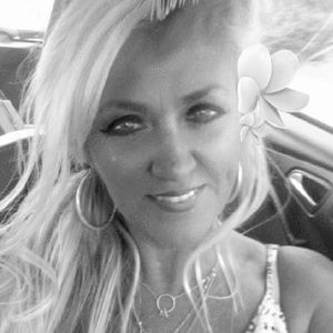 Meet your Posher, Deedee