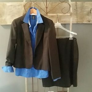 Nine West Suit Coat and Skirt Sz 10