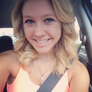 Meet your Posher, Nora