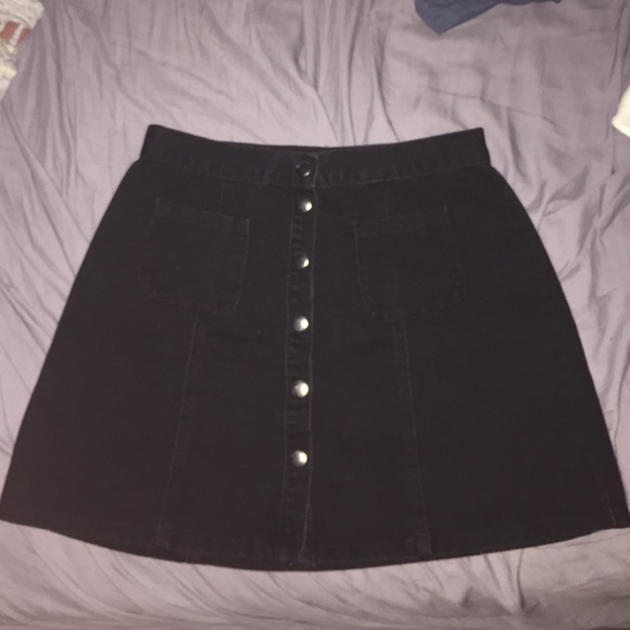 Black denim button up skirt!