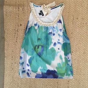 A. Byer multi-color blouse with Pearl collar