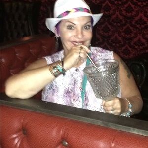 Meet your Posher, Linda