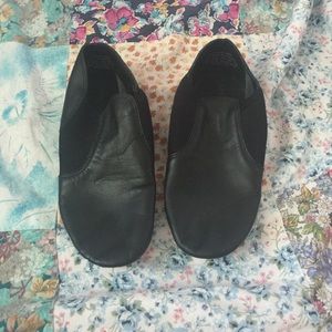 CAPEZIO DANCE SHOES