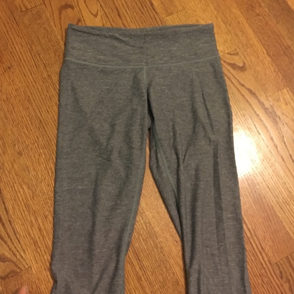 Lululemon wonder under crops