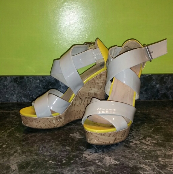 Steve Madden Lime/Cool Gray Wedge