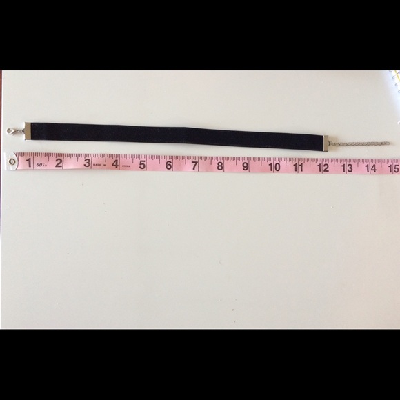 Adjustable New Black velvet choker necklace 💕 - Picture 3 of 3