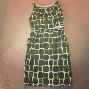 Jones Studio olive and cream sleeveless dress. 10