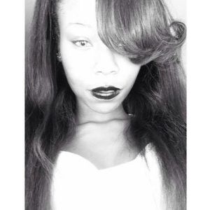 Meet your Posher, Camille