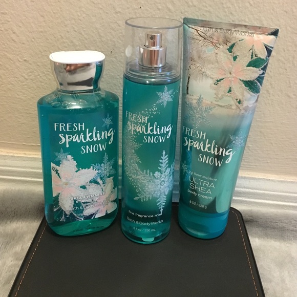 bath and body works "fresh sparkling snow" set💙