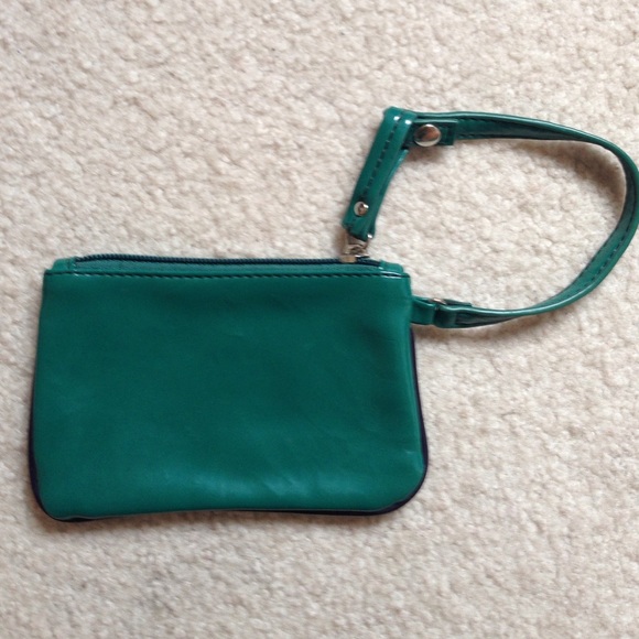 Green wristlet