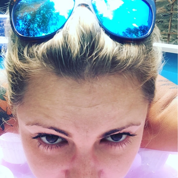 Meet your Posher, Emily - Picture 1 of 1