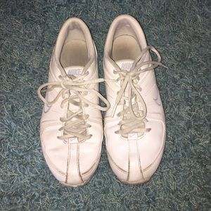 Nike cheer shoes