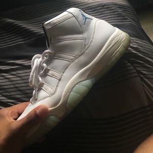 Jordan retro 11 Columbia's