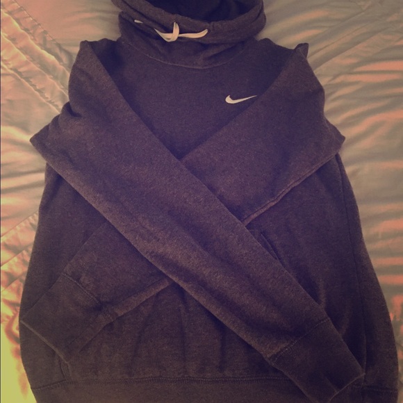 Nike sweatshirt. MAKE AN OFFER :)