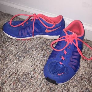 Women Nike Tennis Shoes