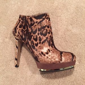 Vince Camuto leopard print booties