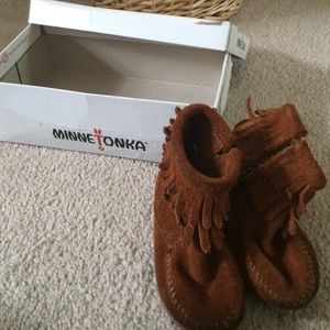 Minnetonka double French side zip boot