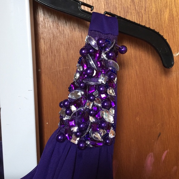 Dress - Picture 2 of 4
