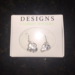 Flower earrings!