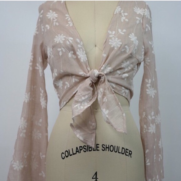 • Host Pick // Sadie & Sage // Allison Tie-Front • - Picture 4 of 4