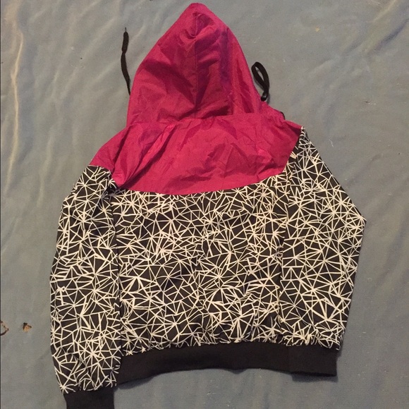 ❗️❗️NWOT❗️❗Medium NIKE Windbreaker - Picture 4 of 4