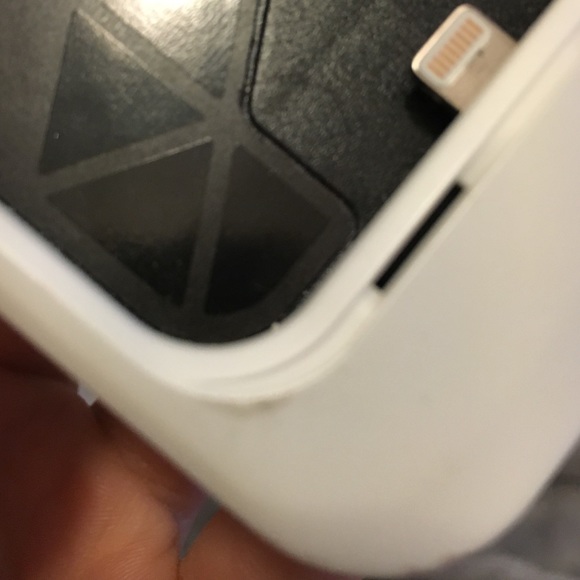 otter box charging case for iPhone 5/5s - Picture 3 of 4