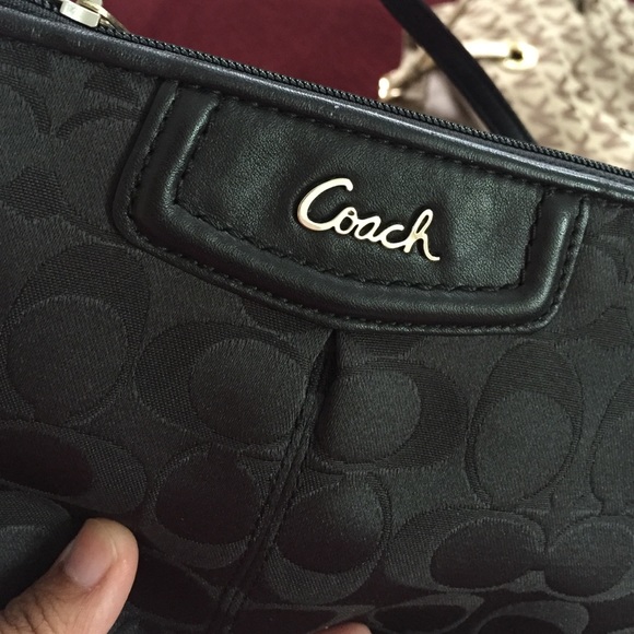 coach black wristlet - Picture 2 of 4