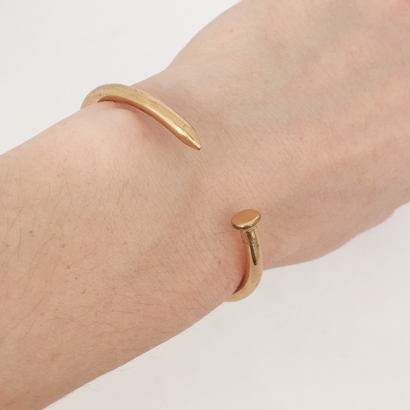 ✨SOLD✨Modern Gold Tone Nailhead Nail Bracelet - Picture 4 of 4