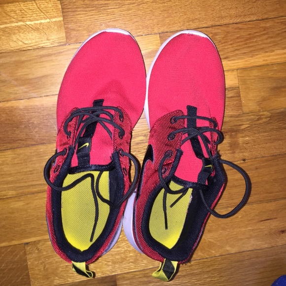 Roshe runs