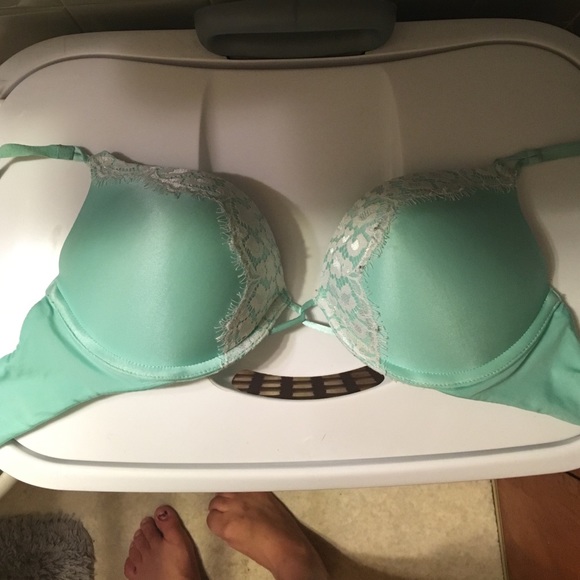 VS BOMSHELL PUSH-UP BRA - Picture 1 of 3