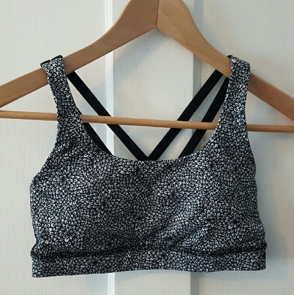 Lululemon Energy Bar size 4