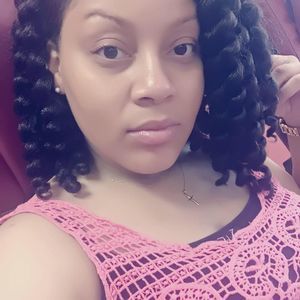 Meet your Posher, Courtney