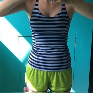 Lululemon work out tank top size 4!!!