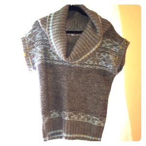 Cowl neck short sleeve sweater