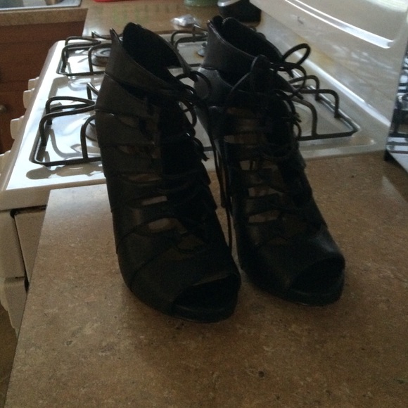 BCBG stiletto heels size 8