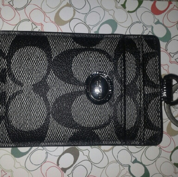 Coach id holder