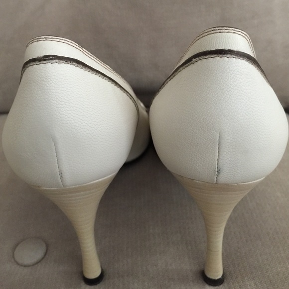 Authentic Gucci Peep Toe Heels - Picture 3 of 4