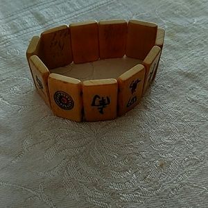 Vintage carved stretch bracelet