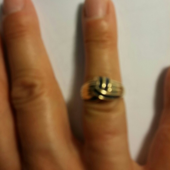 14 kt gold & sapphire dome ring