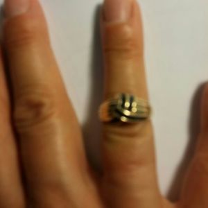 14 kt gold & sapphire dome ring
