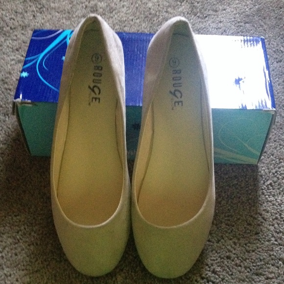 Nude Swede flats