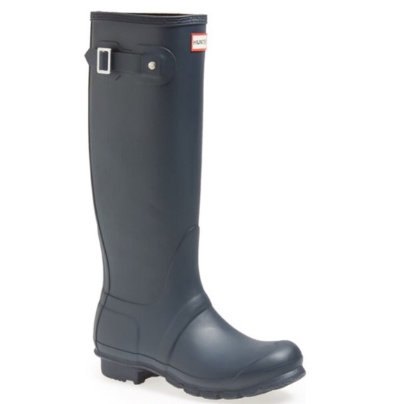 Hunter Shoes - Matte Navy Blue Woman's Hunter rain boots Size 8