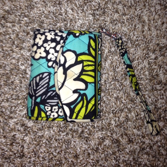 Vera Bradley Handbags - Vera Bradley super smart wristlet